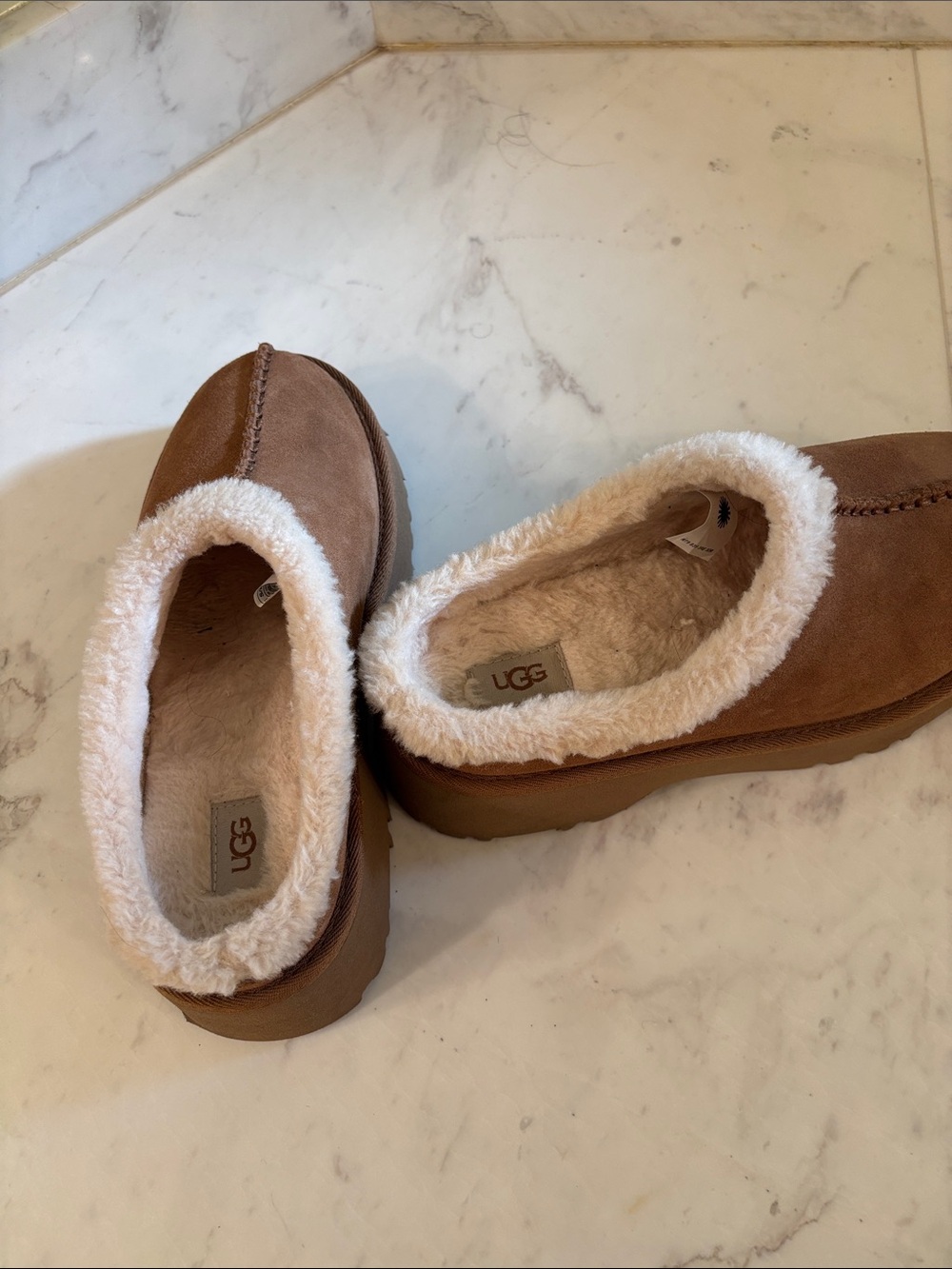 UGG Women's Chestnut/Tan Suede Shearling Slippers